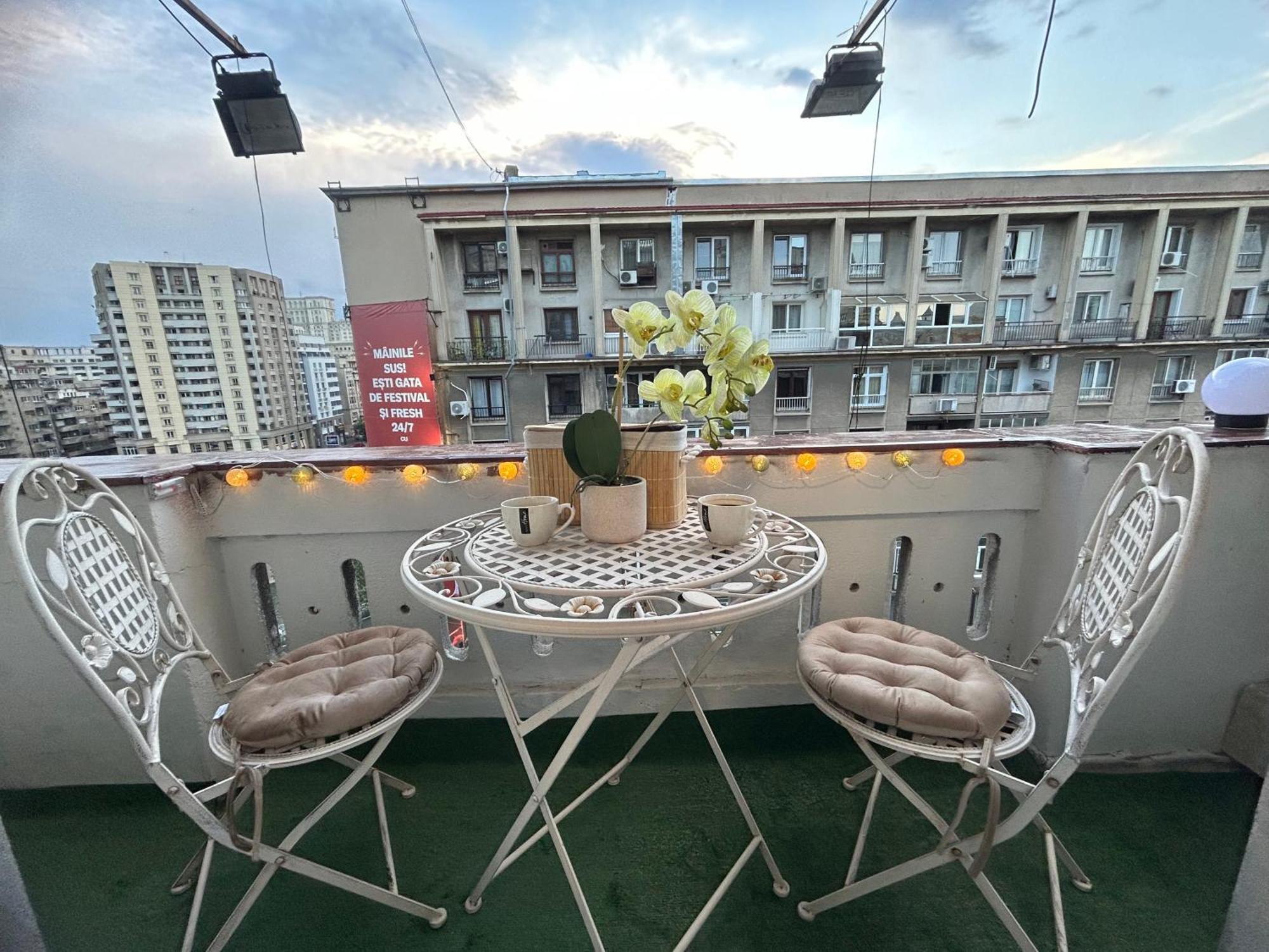 Ferienwohnung Panoramic Terace Victory Boutique Bukarest Exterior foto
