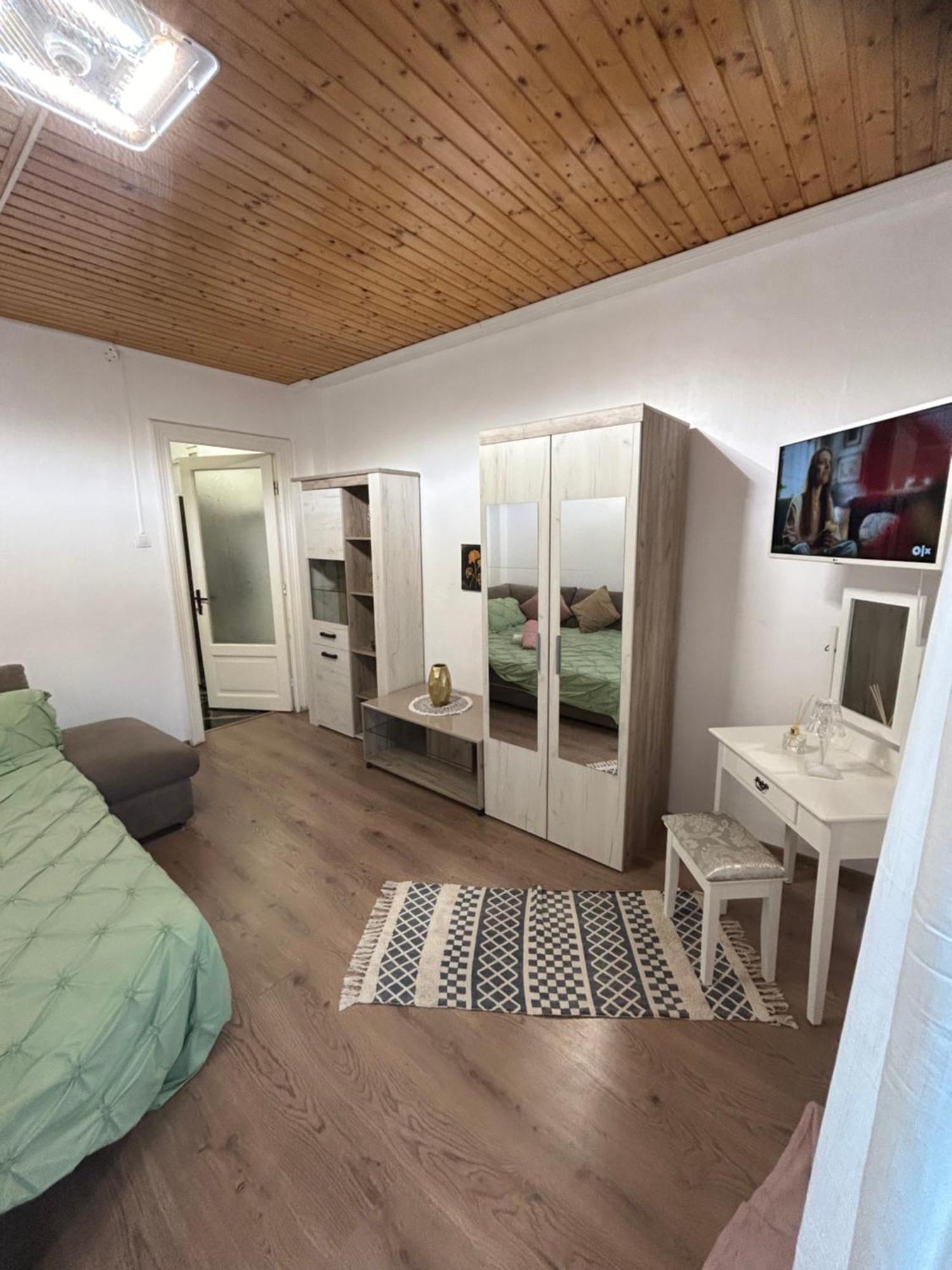 Ferienwohnung Panoramic Terace Victory Boutique Bukarest Exterior foto